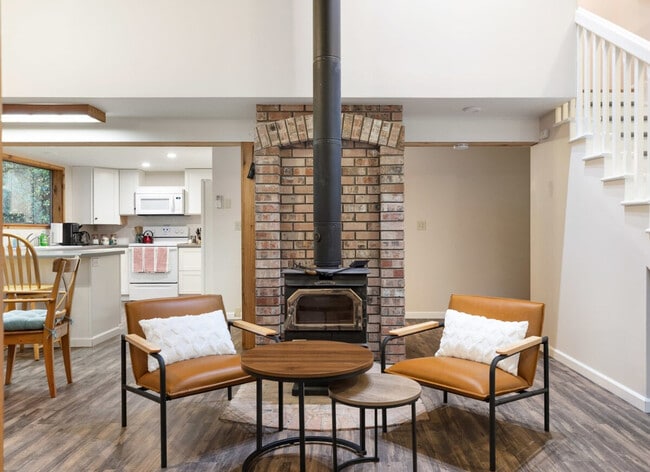 Photo - 901 Center St NE Unidad ID1036027P