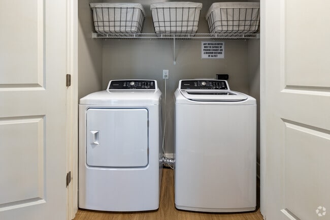 1 BR, 1 BA - 754SF