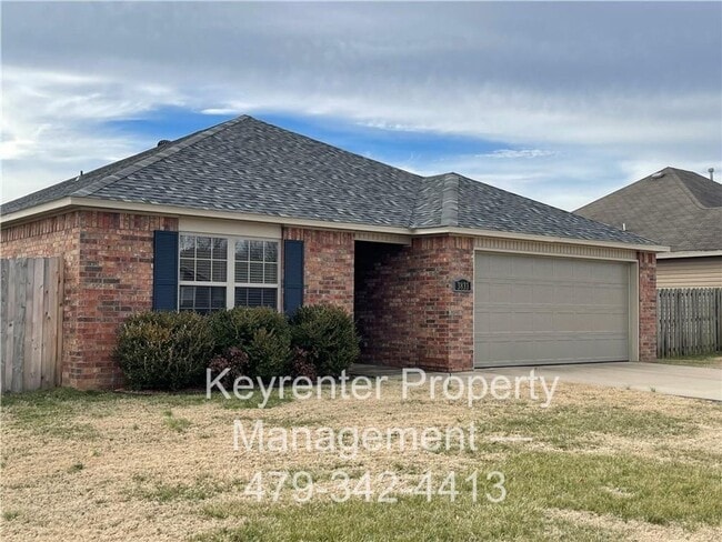 Photo - Spacious 3-Bedroom Springdale Home with Fenced Yard