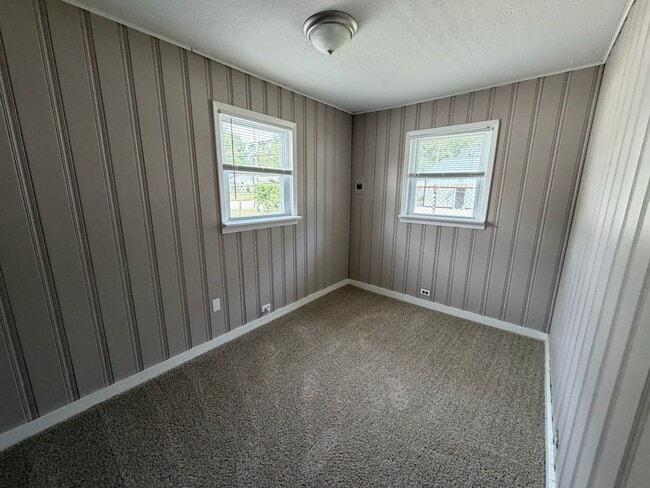 415 E Letchworth Ave Unit 1