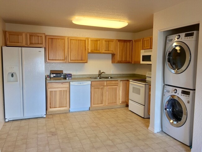 Photo - 19 Diane Rd Unit APT F