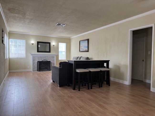 Photo - 11050 Keswick St