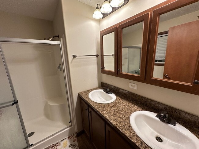 Photo - 3 Bedroom, 2.5 Bathroom Townhome