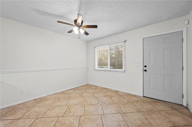 Photo - 579 Northridge Crossing Dr