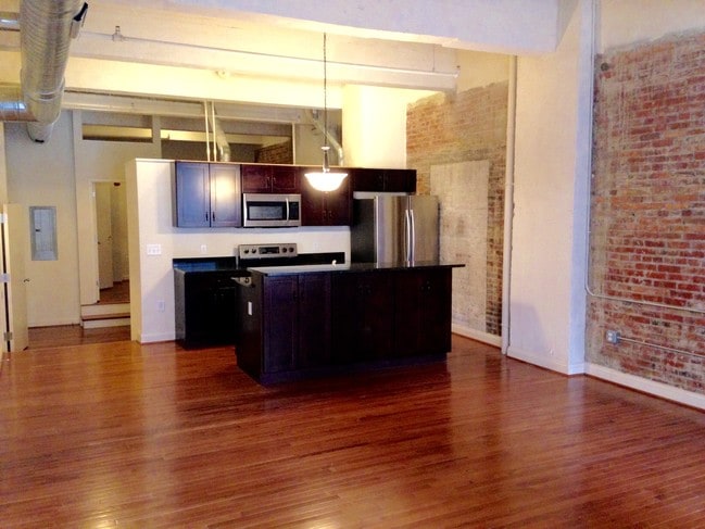 Building Photo - 311 W Baltimore St Unit 204 Rental