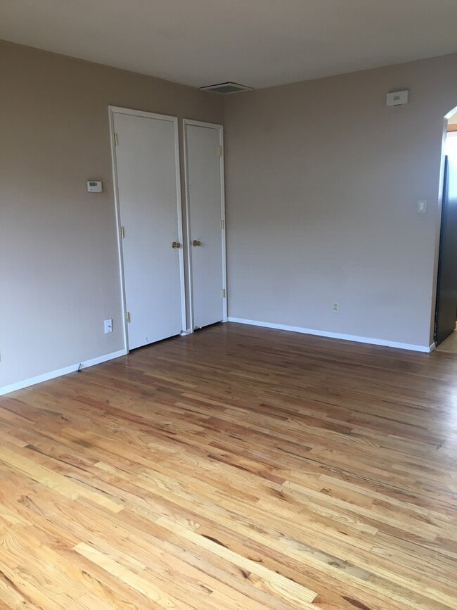 Photo - Close to Downtown