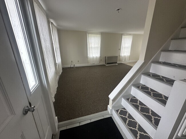 Photo - 799 River Rd