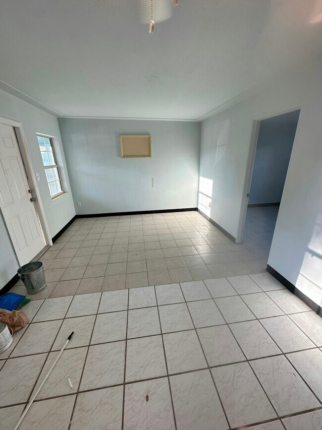 Photo - 10464 106th Ave N Unidad 8