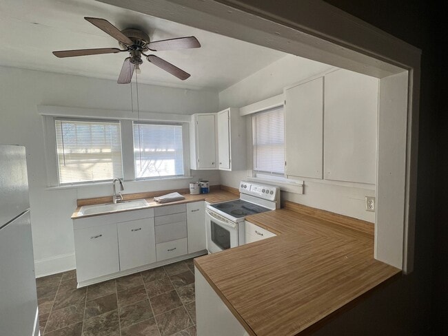 Photo - Classic Brick bungalow in the Heart of Bristol Virginia. Property has been freshly painted and is...