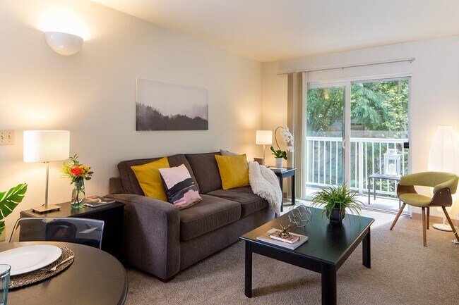 Photo - Goose Hollow Plaza