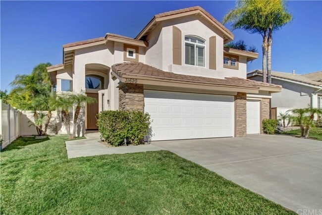 Building Photo - View Home 3 Bedrooms Plus