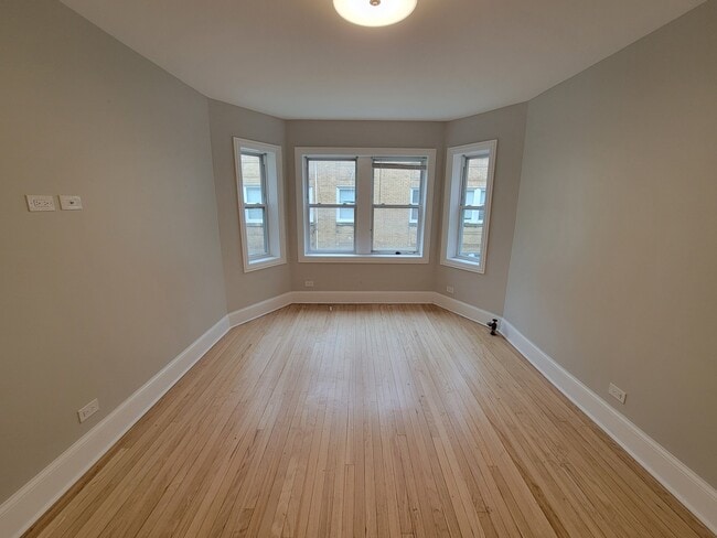 Photo - 6430 N Richmond St Unit 2W