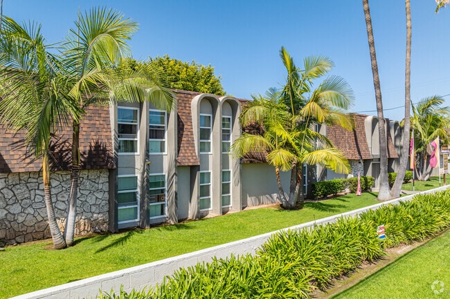 Alternate View - Camelot Apartments