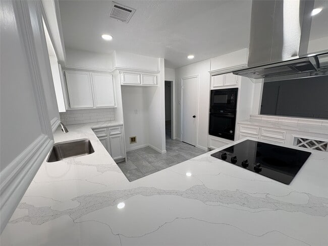 Photo - 3203 Woodland View Dr