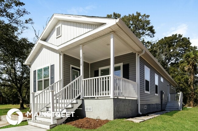 Photo - 2119 Lewis St