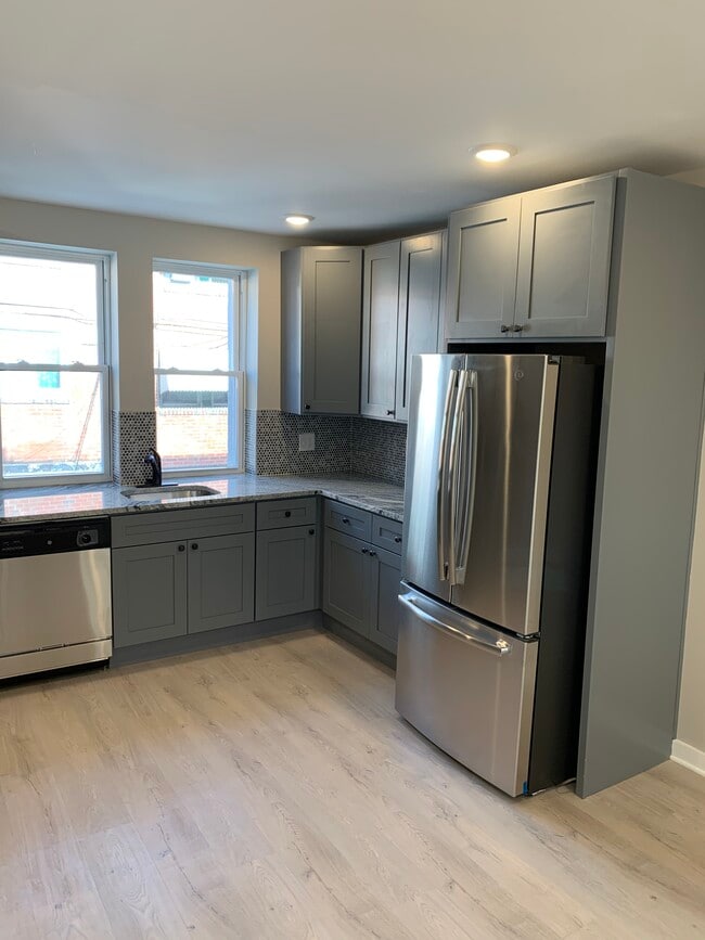 Kitchen - 1817 Ashley St