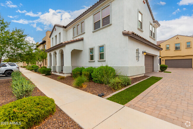 Building Photo - 1954 S Follett Way Rental