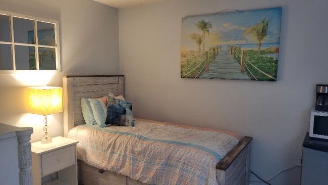 Photo - 9582 118th St N Unidad 5