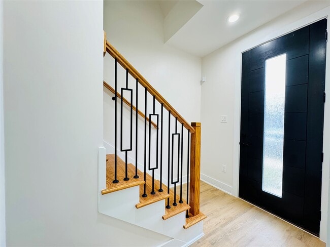 Photo - 1307 71st St