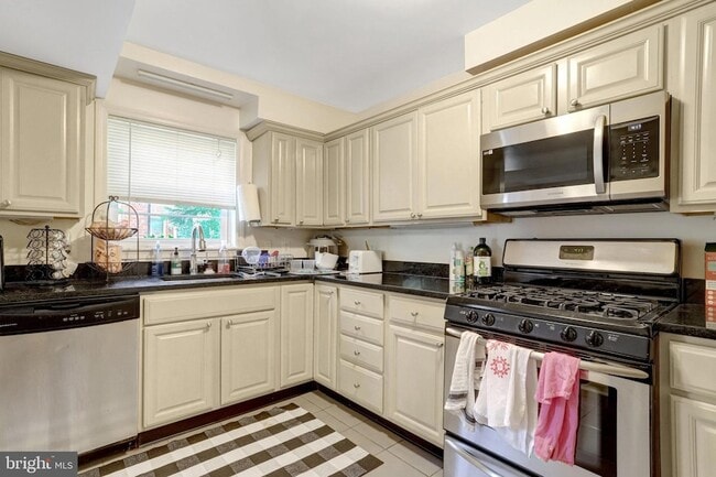 Photo - 2620 13th St S