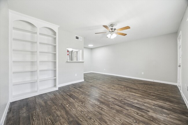 Photo - 3800 Sherwood Ln Unidad 145