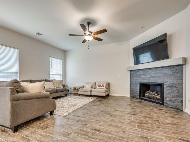 Photo - 2323 Arcady Ave