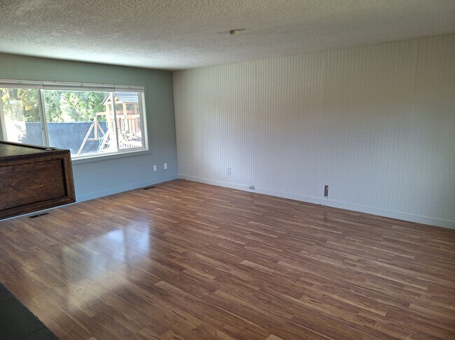 Photo - 2437 N Curtis Rd