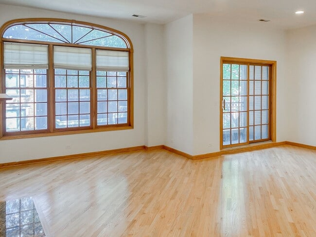 Photo - 3338 N Sheffield Ave Unit 303