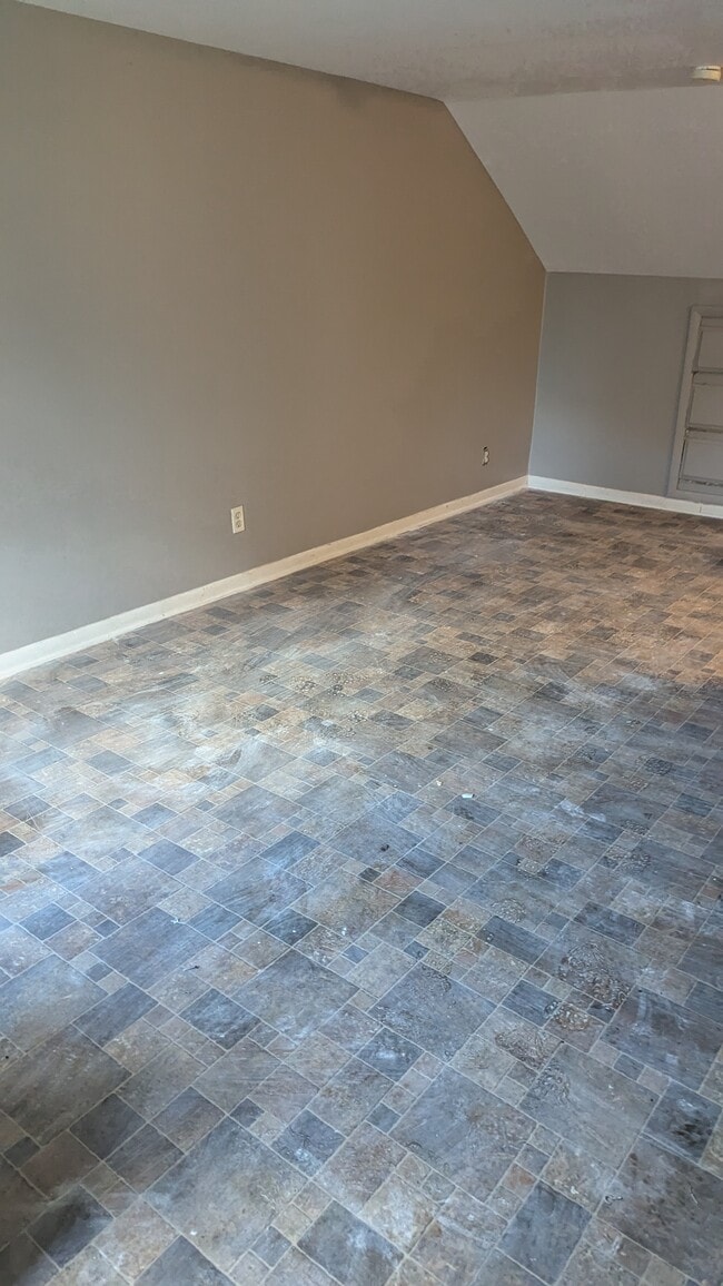 Photo - 613 Vantrease Rd