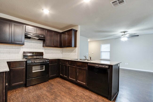 Photo - 8815 SW 45th St