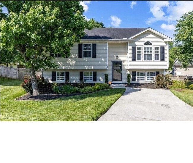 Building Photo - 103 Bridgedale Ct