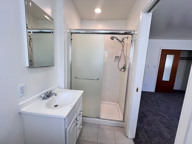Photo - EBS T 37565 Unidad Front House