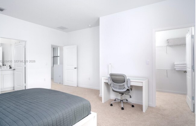 Photo - 844 NW 3rd Way Unidad 844