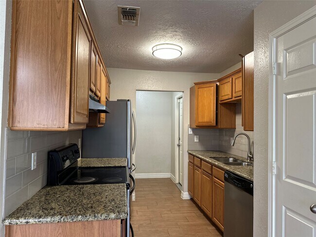 Photo - 12606 Monaco Rd