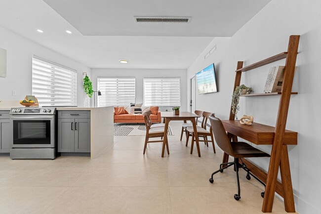Photo - 302 SW 12th Ave Unidad SI ID1388874P