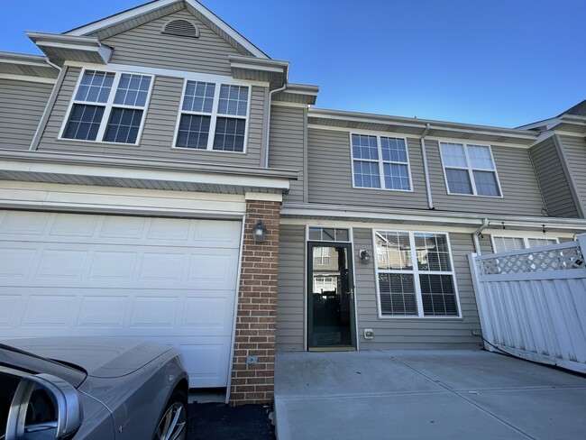 Building - 2315 Colfax Ln Casa Adosada