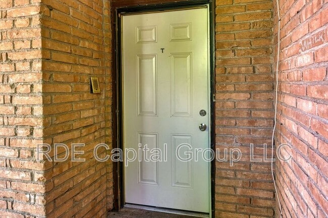 Photo - 5300 Wonder Dr Unit #B