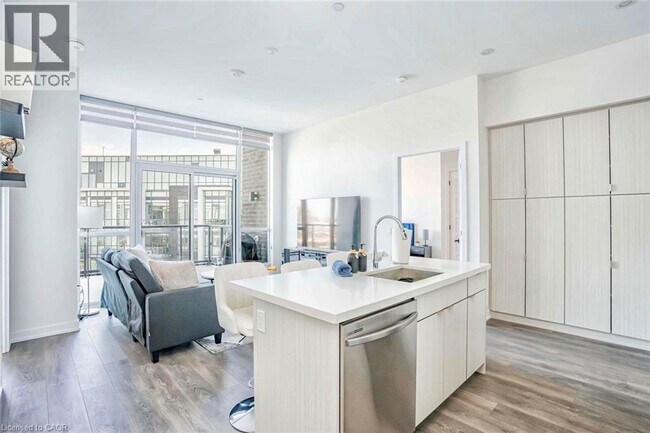 Photo - 415 Sea Ray Ave Unité 403