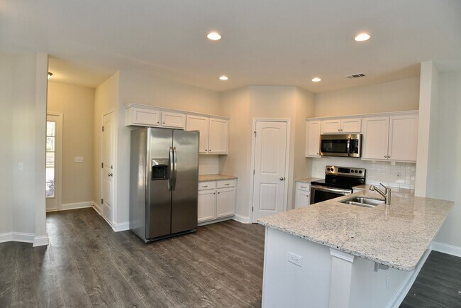 Photo - 3 Bedroom 2 1/2 Bath Townhome In Richmond Hill