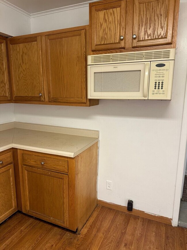 100 Woodland Rd Unit 2