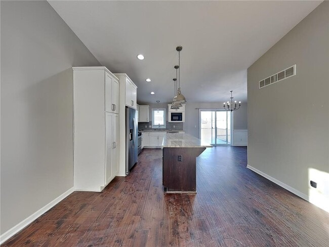 Photo - 1525 Independence Ave N