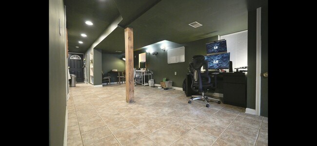 Photo - 2333 S Hoyne Ave Unidad 1