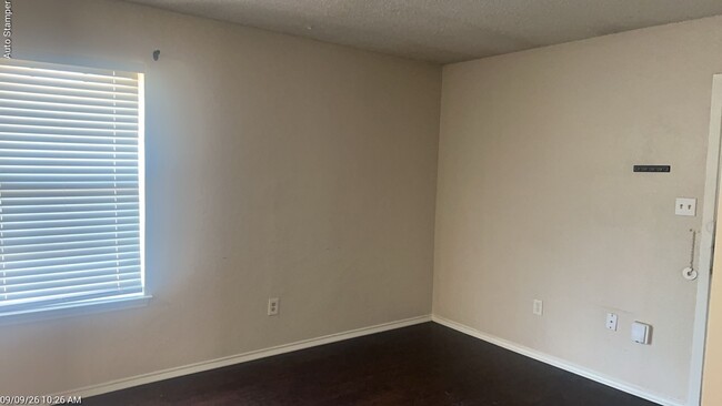 Photo - 207 Hosack St