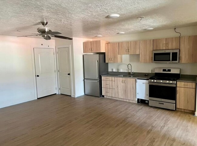 Fort Cedar Garage B5 - Fort Cedar Garage B5 Apartment Unit FC Garage B5