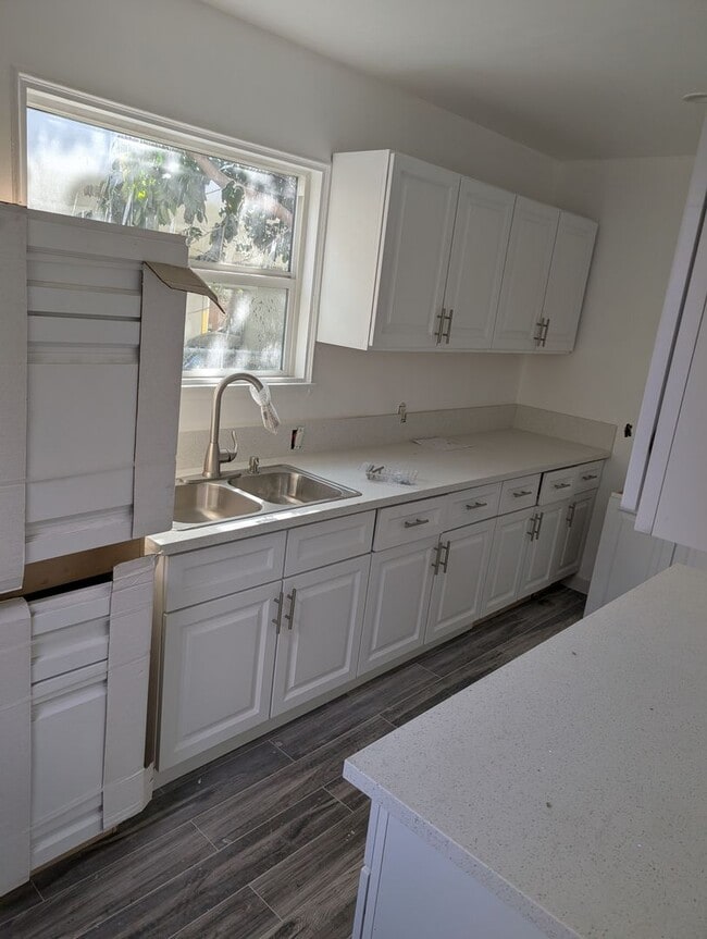 Building Photo - ??Newly Remodeled1 Bed / 1 Bath Apartment ... Unit 1194