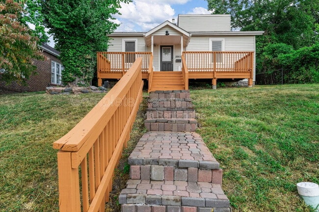 Building Photo - 2911 Brazeau Ave