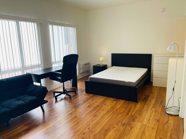 Photo - 10965 Rochester Ave Unit 202