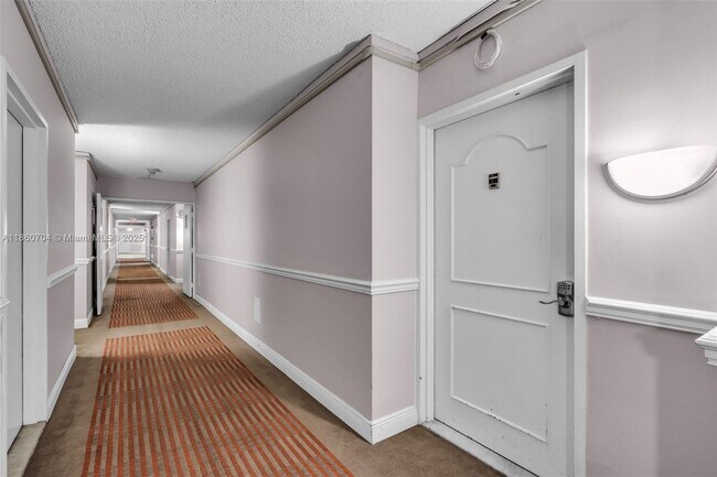 Photo - 5401 Collins Ave Unit 211