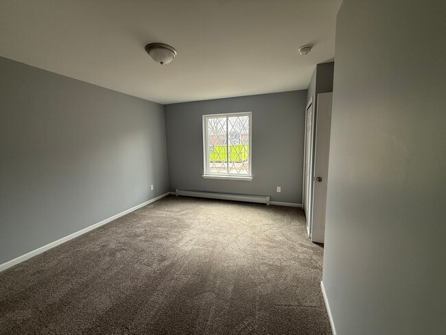 Photo - 268 Clark St