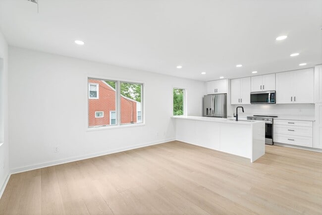 Photo - 1411 Chesapeake St Unit 1411-A